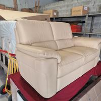 divano due sedute in pelle