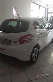 Peugeout 208 bianca 1.4 Hdi diesel 