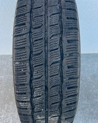 Gomme 215/70r15
