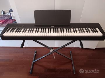 Tastiera Yamaha P-145BTB e supporto