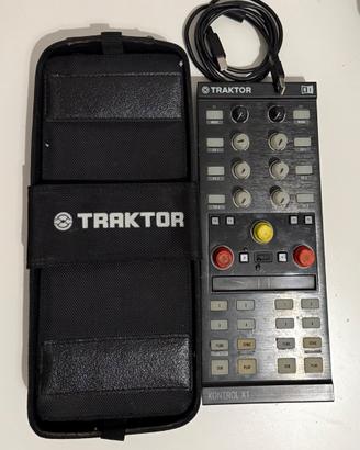Native Instruments Traktor Kontrol X1 Mk2 (usato)