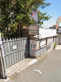 Locale commerciale magazzino mq 200 roma finocchio