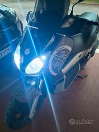 YAMAHA XMAX 250