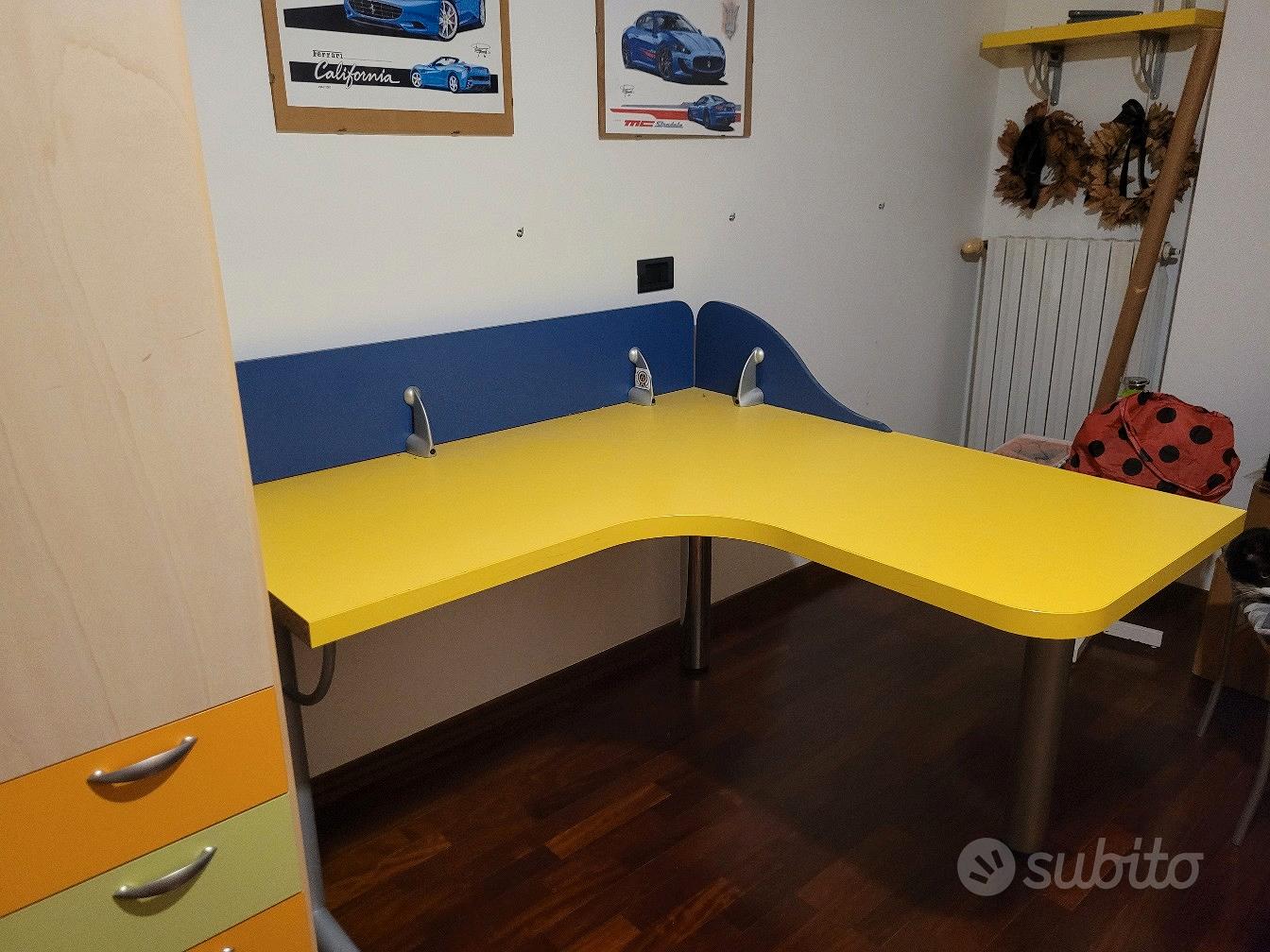 scrivania più mensole - Arredamento e Casalinghi In vendita a Modena