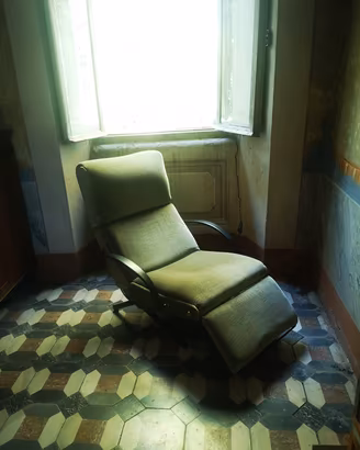  Chaise Longue P 40 desiged by Osvaldo Borsani 