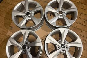 Cerchi in lega 5 razze da 18”