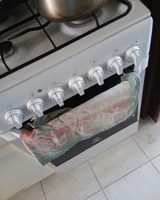 cucina a gas con valvola sicurezza