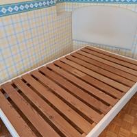Letto a doghe con struttura in massello 120x200