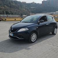 Lancia Ypsilon 1.2 GPL Ecochic Gold – Unico propri