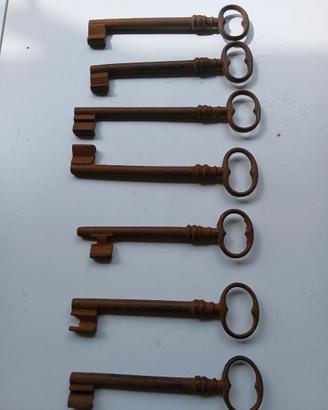 Serie di chiavi antiche