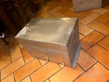 Contenitore serbatoio sicurezza