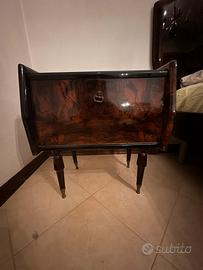 Coppia di comodini vintage anni ‘60 in radica
