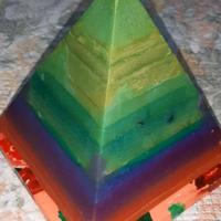 Piramide orgonite.Armonizza energia, chakra.