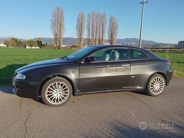 Alfa romeo gt - 2004