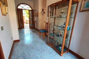 Pentavano indipendente con giardino e garage