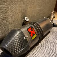 Sacarico akrapovic completo