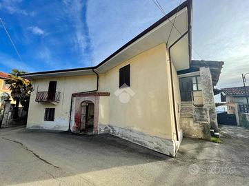 CASA SEMINDIPENDENTE A CASTELNUOVO NIGRA