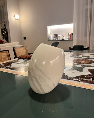 Elegante porta vino in marmo di Carrara