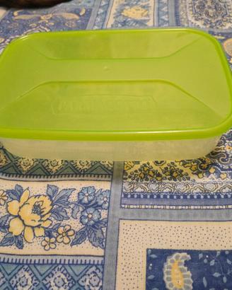 barattolo in plastica per alimenti