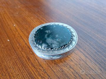 Scatola ovale in argento 800 con pietra dura