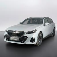 BMW Serie 5 G61 2024 Touring - 520d Touring U14094