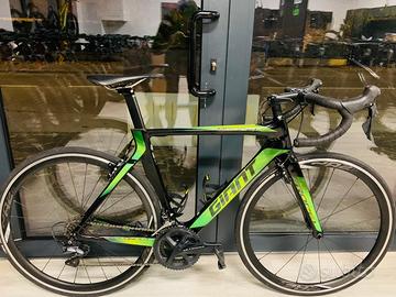 Bici da corsa Giant Propel in carbonio perfetta