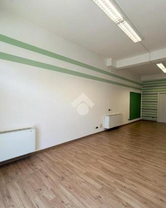 NEGOZIO A BARDOLINO