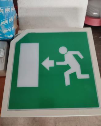 Segnaletica luminosa uscita d'emergenza