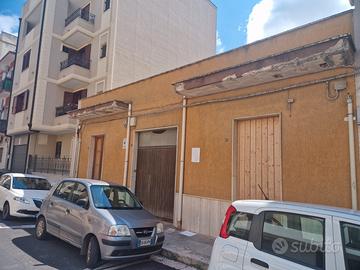 Ampio indipendente da ristrutturare