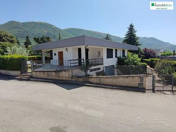 Villa di 165 m² con più di 5 locali e box auto dop