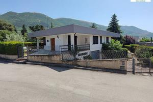 Villa di 165 m² con più di 5 locali e box auto dop