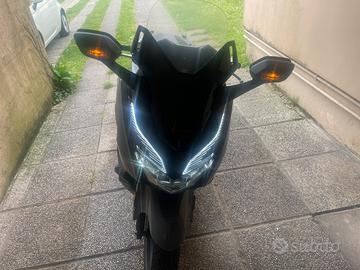 Honda forza 300