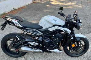 Triumph Street Triple R 765 (2023)