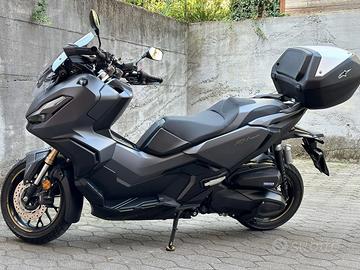 Honda Adv 350 scooter