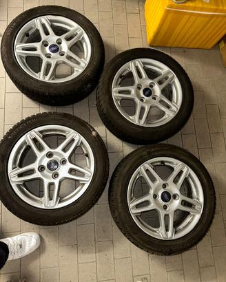 Cerchi in lega Ford