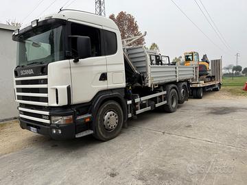 Scania 114/380 con gru Hiab ribaltabile e pianale