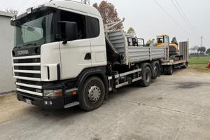 Scania 114/380 con gru Hiab ribaltabile e pianale