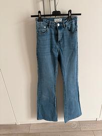 Jeans a zampa elasticizzati taglia 40