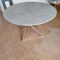 Tavolino in granito