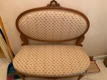 Poltroncina e 2 sedie