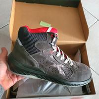 Scarpe antinfortunistiche nuove