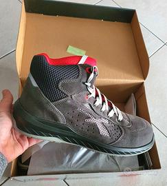 Scarpe antinfortunistiche nuove
