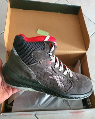 Scarpe antinfortunistiche nuove