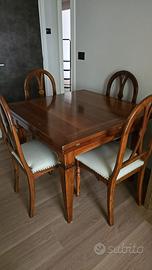 Tavolo allungabile con 4 sedie in legno