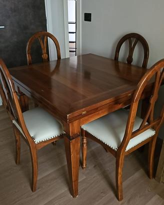 Tavolo allungabile con 4 sedie in legno