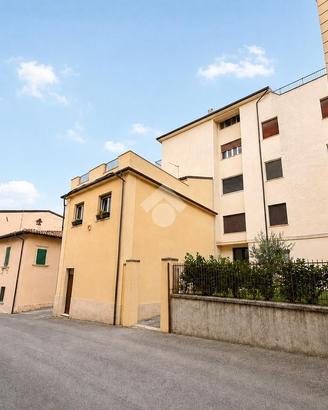 3 LOCALI A L'AQUILA