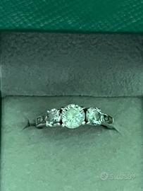 Anello argento con zirconi