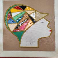 QUADRO IN PELLE DONNA CON CAPPELLO 