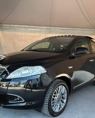 Lancia Ypsilon 1.2 69 CV 5 porte Platinum