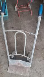 Carrello metallico portapacchi